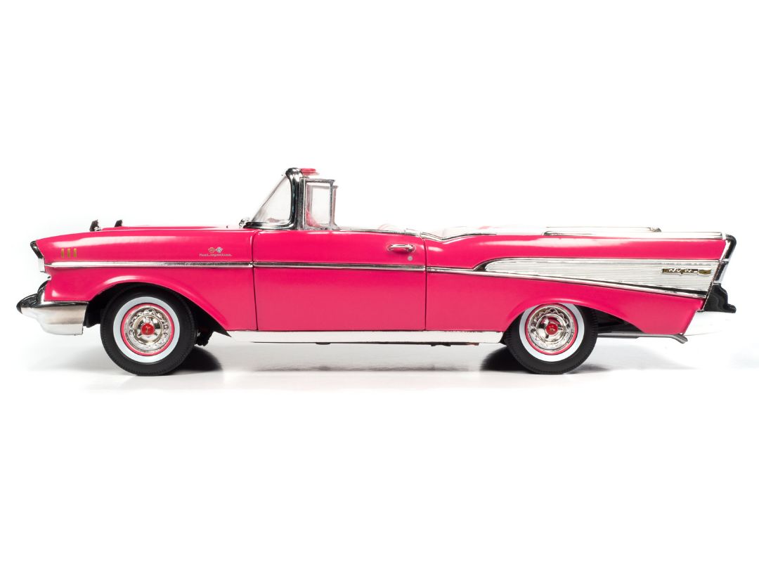 Auto World 1/18 Barbie 1957 Chevy Convertible  - Pink – image 5