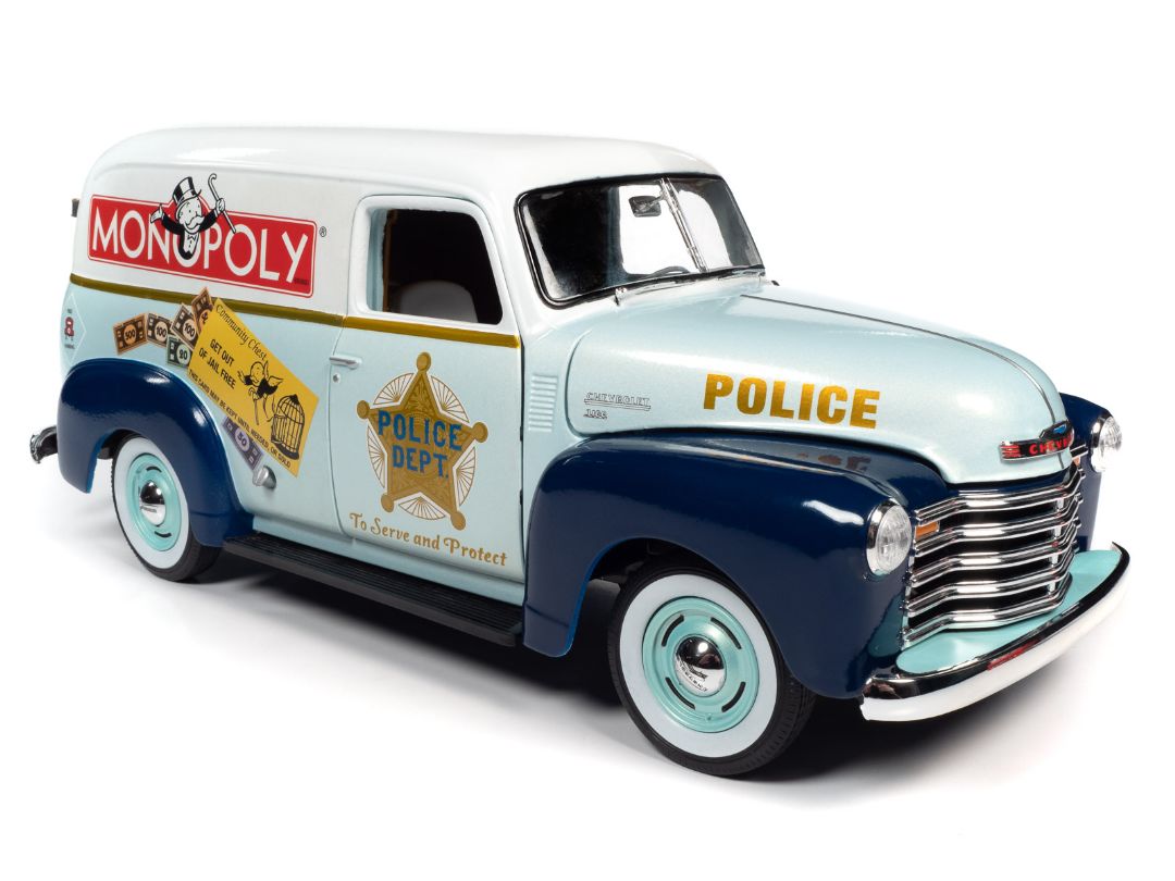 Auto World 1/18 Monopoly 1948 Chevrolet Panel Delivery w/ Figure – image 4