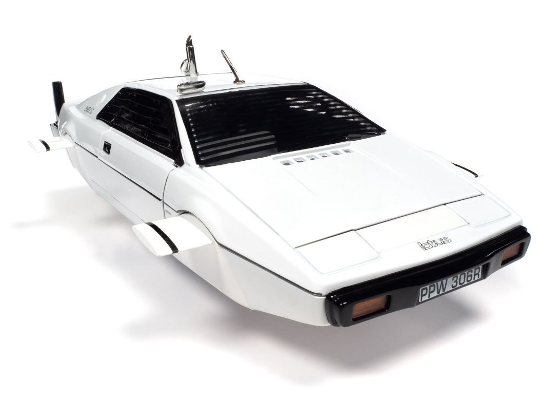 Auto World 1/18 James Bond 1971 Lotus Espirit - Lotus White – image 7