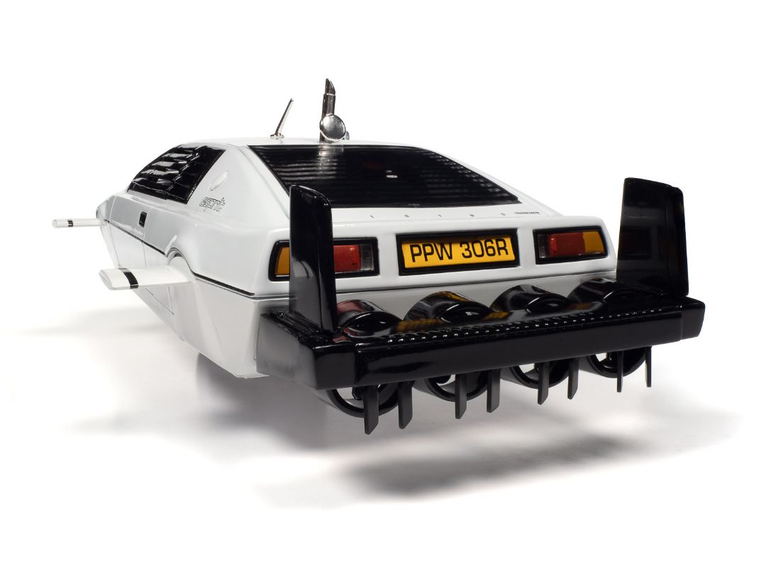 Auto World 1/18 James Bond 1971 Lotus Espirit - Lotus White – image 8