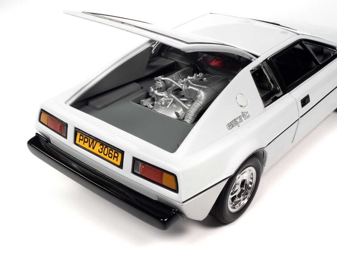Auto World 1/18 James Bond 1971 Lotus Espirit - Lotus White – image 10