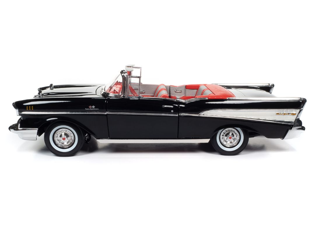 Auto World 1/18 James Bond 1957 Chevrolet Bel Air Convertible – image 2