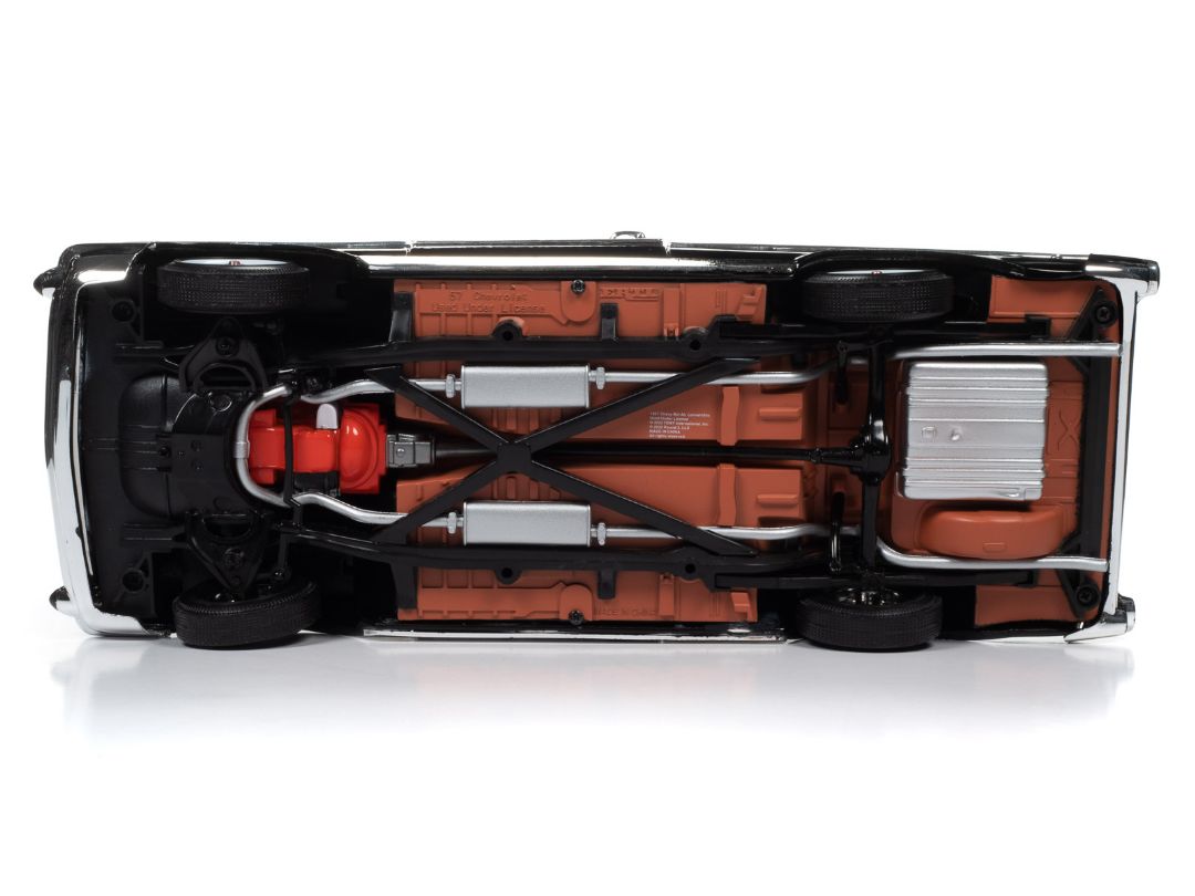 Auto World 1/18 James Bond 1957 Chevrolet Bel Air Convertible – image 4