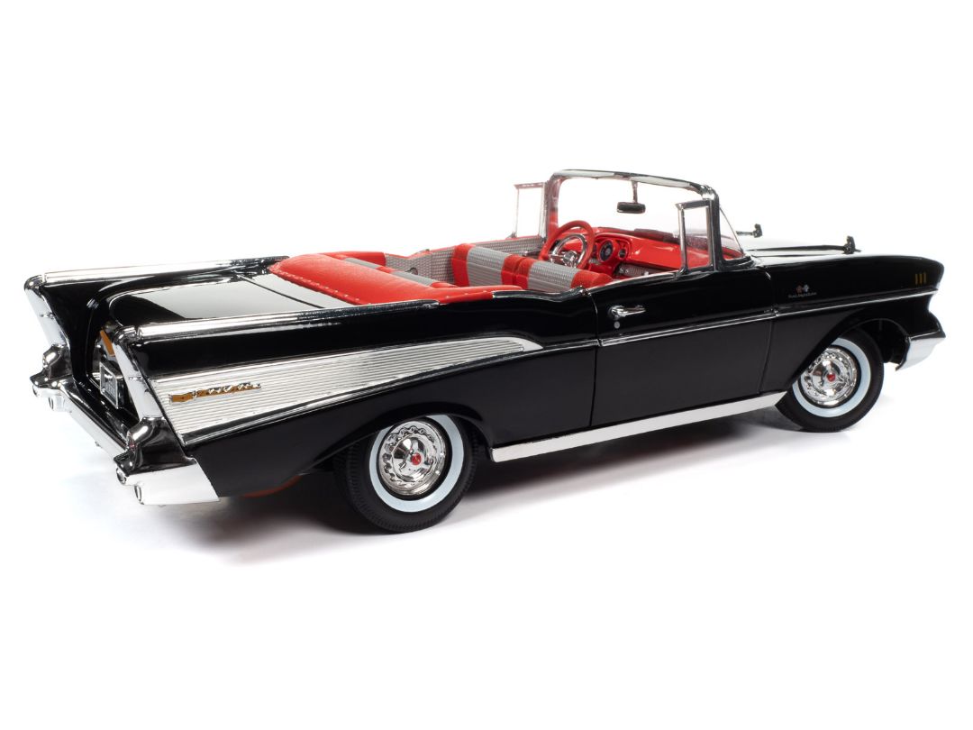 Auto World 1/18 James Bond 1957 Chevrolet Bel Air Convertible – image 6