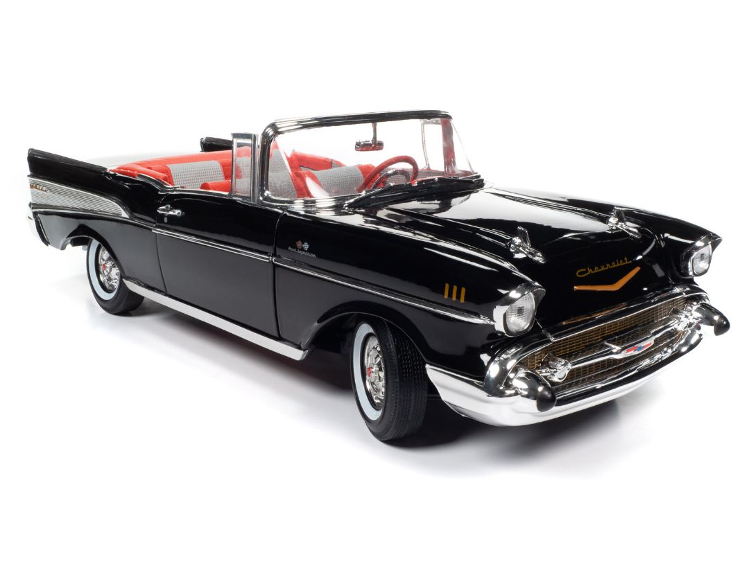 Auto World 1/18 James Bond 1957 Chevrolet Bel Air Convertible – image 7