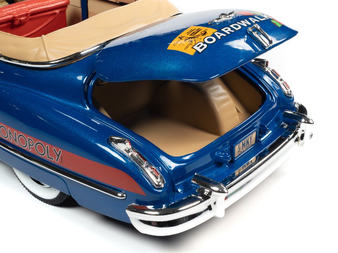 Auto World 1/18 Monopoly 1947 Cadillac Convertible with Figure – image 12