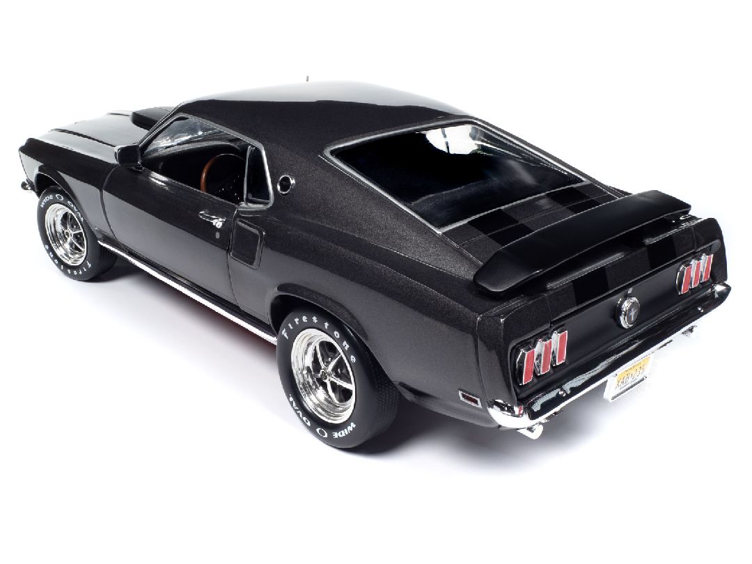 Auto World 1/18 1969 Ford Mustang John Wick – image 4