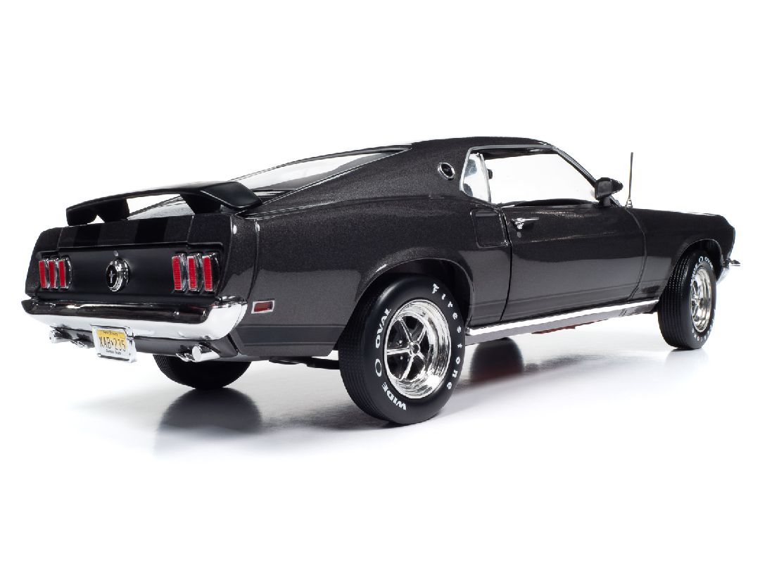 Auto World 1/18 1969 Ford Mustang John Wick – image 5