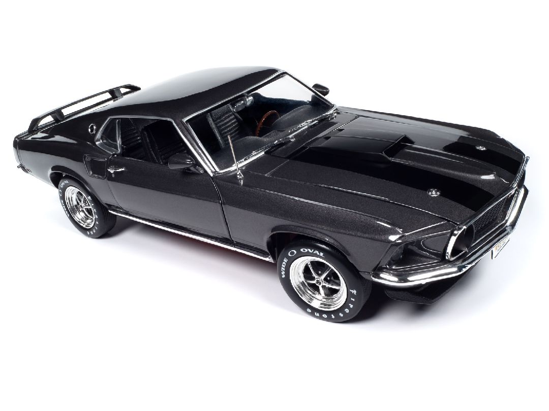 Auto World 1/18 1969 Ford Mustang John Wick – image 6