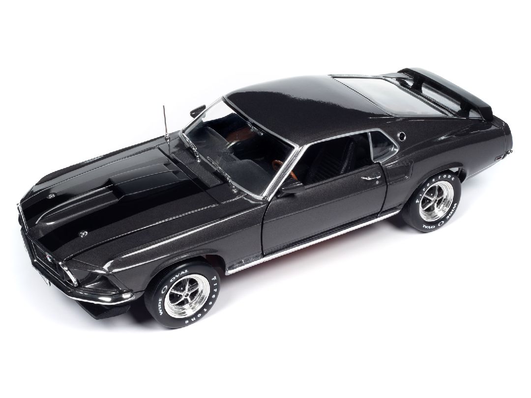 Auto World 1/18 1969 Ford Mustang John Wick – image 7