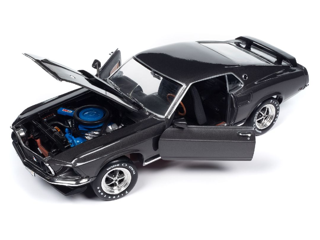 Auto World 1/18 1969 Ford Mustang John Wick – image 8