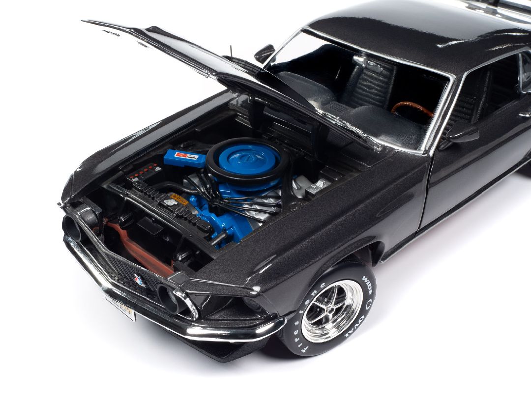 Auto World 1/18 1969 Ford Mustang John Wick – image 9