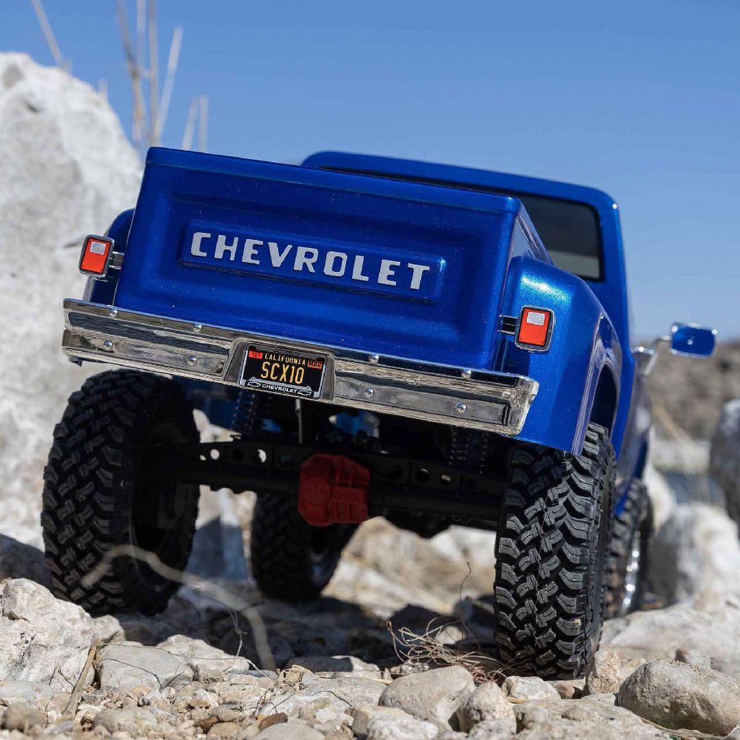 Axial 1/10 SCX10 III Base Camp Chevy K10 Brushed 4x4 RTR - Blue – image 7