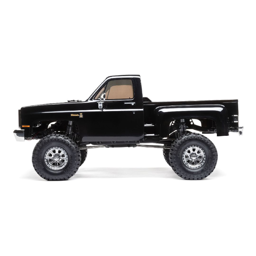 Axial 1/10 SCX10 III Base Camp Chevy K10 Brushed 4x4 RTR -Black – image 2
