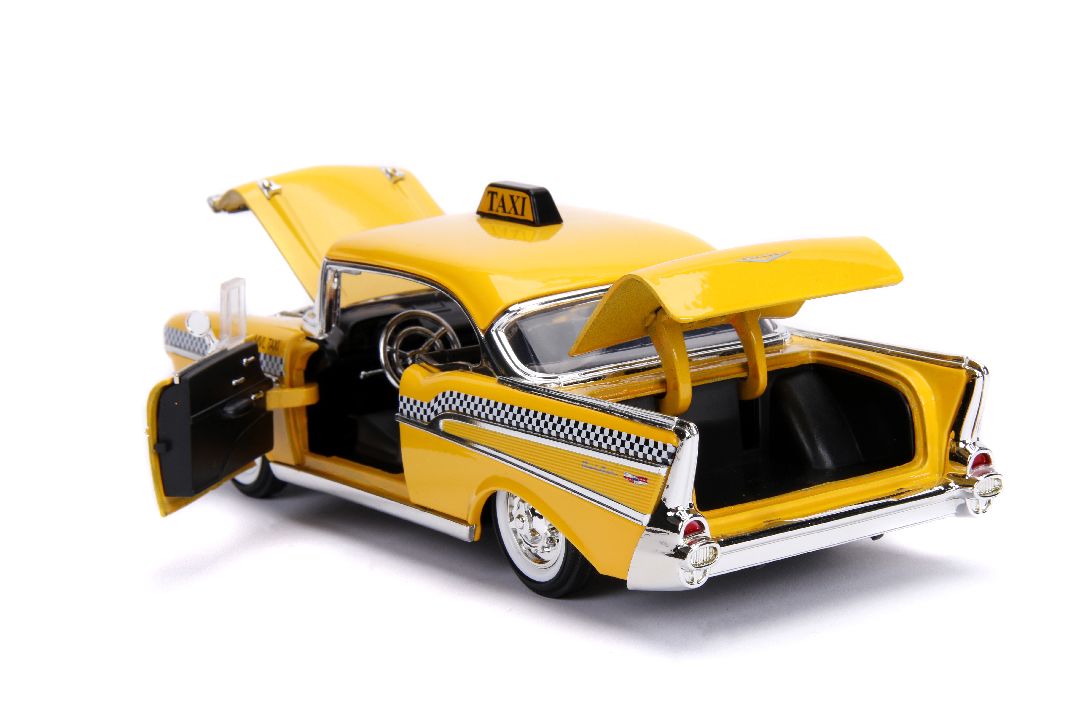 Jada 1/24 "Hollywood Rides" Marvel - 1957 Bel Air w/Deadpool – image 22