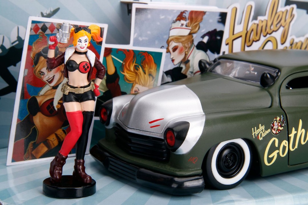 Jada 1/24 "DC Comics Bombshells" 1951 Mercury with Harley Quinn – image 4