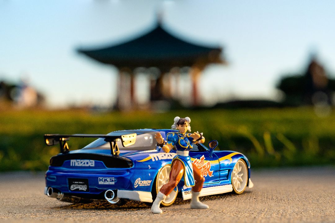 Jada 1/24 "Hollywood Rides" Street Fighter 1993 Rx-7 W/Chun-Li – image 21