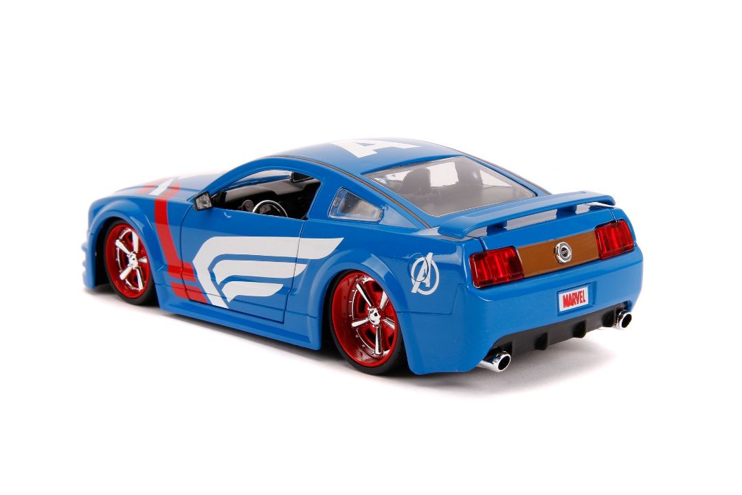 Jada 1/24 "Hollywood Rides" 2006 Ford Mustang GT w/ figure – image 6