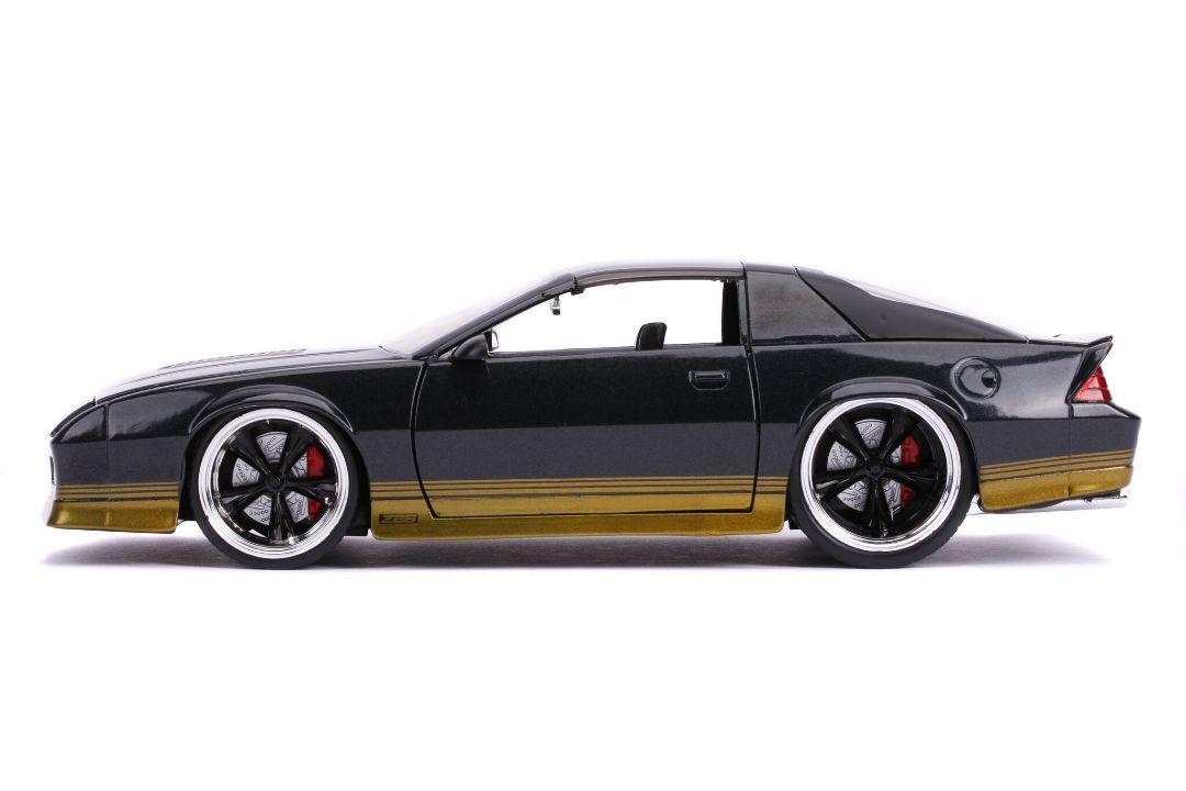 Jada 1/24 "BIGTIME Muscle" 1985 Chevy Camaro Z28 – image 2