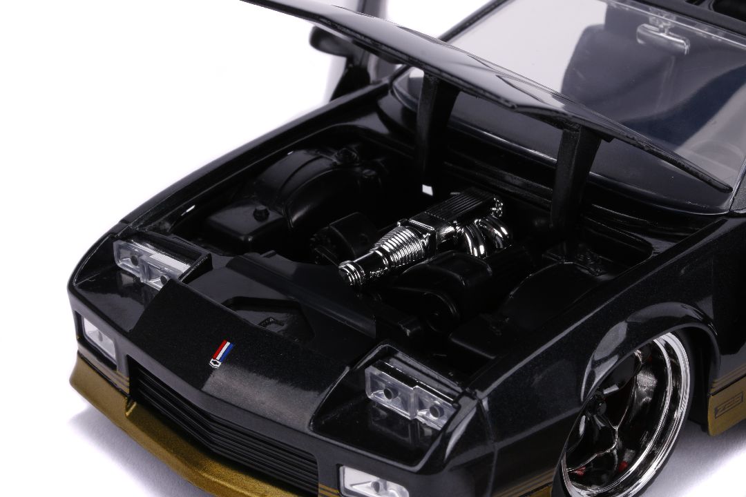 Jada 1/24 "BIGTIME Muscle" 1985 Chevy Camaro Z28 – image 8