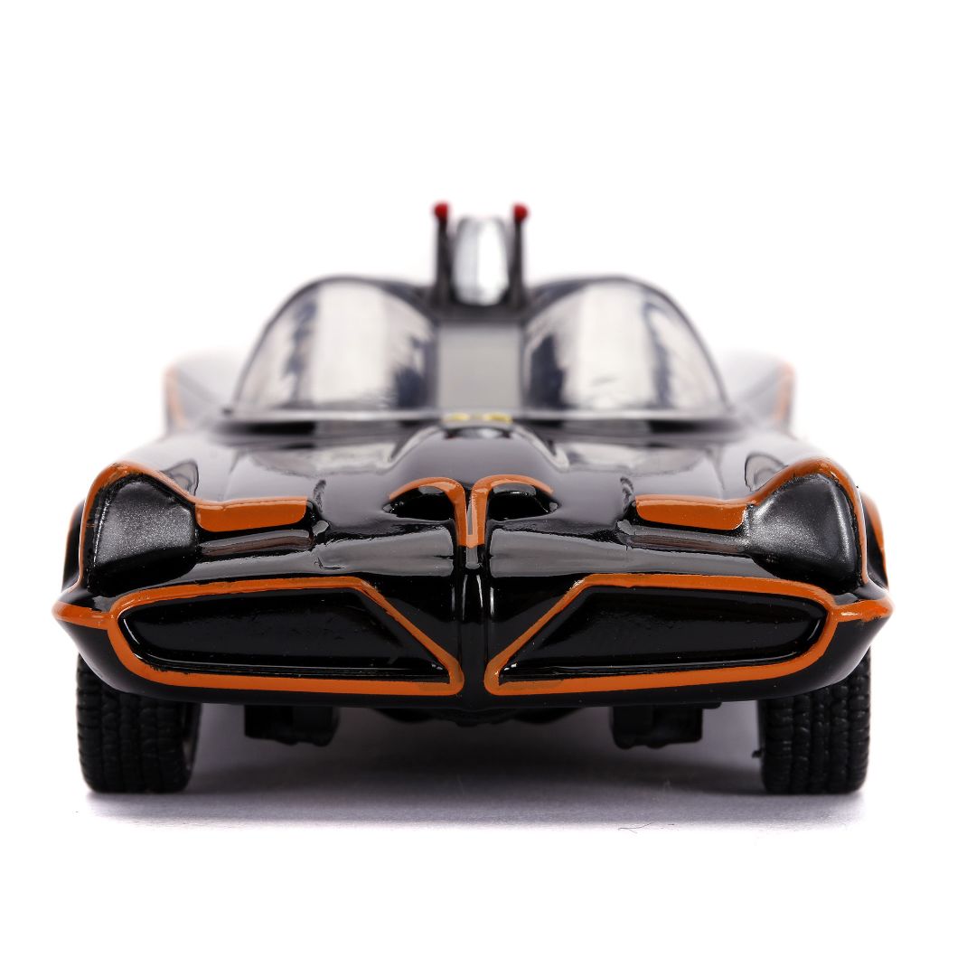 Jada 1/32 "Hollywood Rides" 1966 Classic TV Batmobile w/Batman – image 2