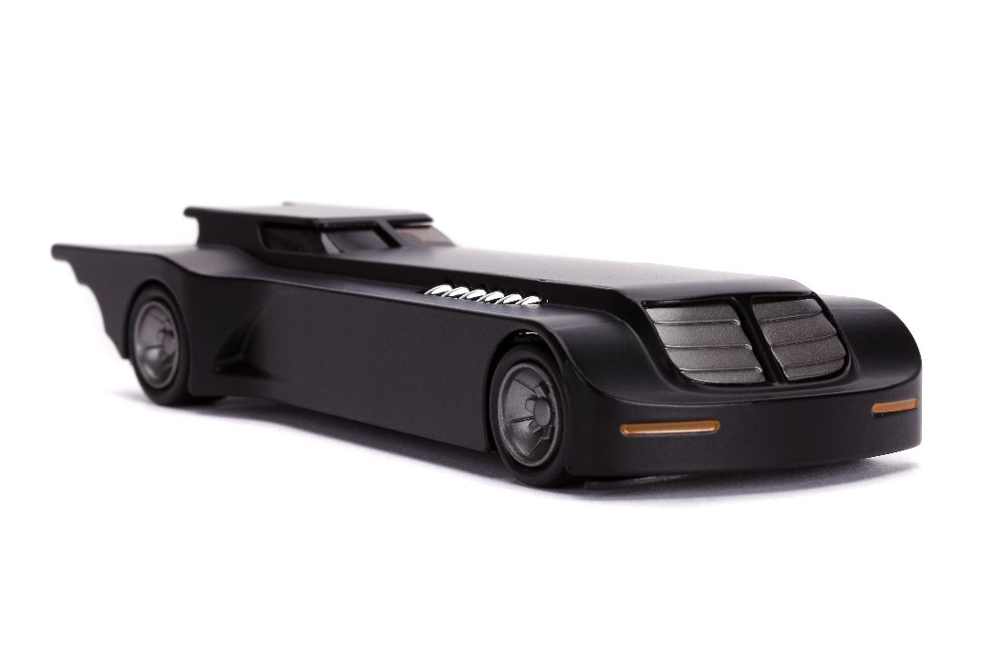 Jada 1/32 "Hollywood Rides" Animated Series Batmobile w/Batman – image 3