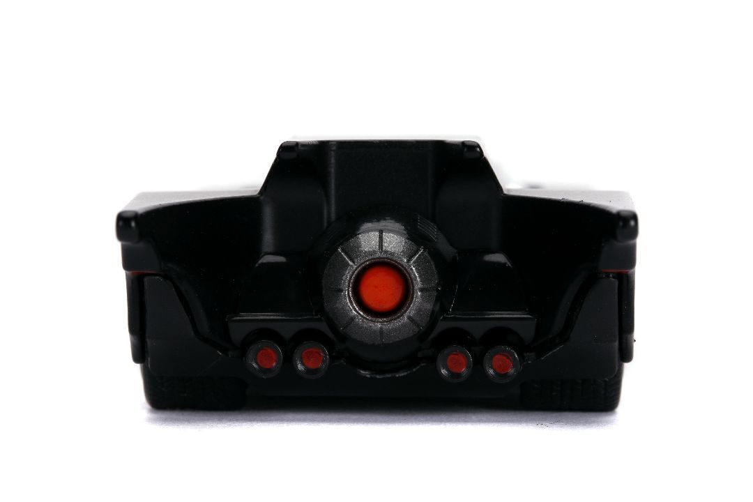 Jada 1/32 "Hollywood Rides" Animated Series Batmobile w/Batman – image 6