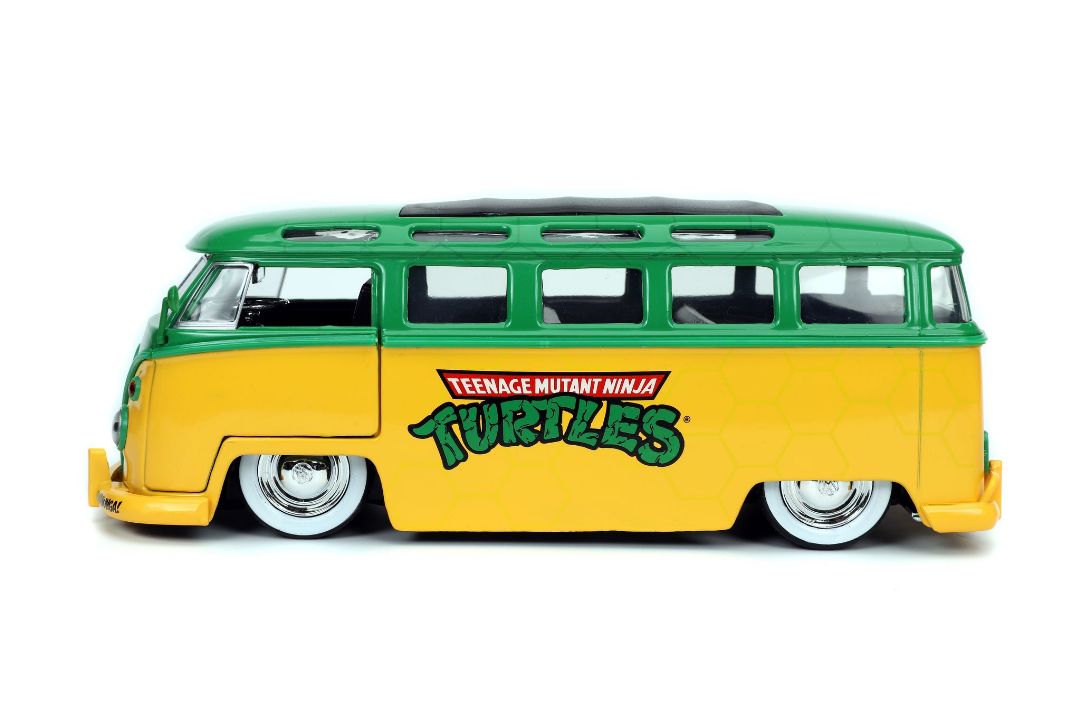 Jada 1/24 "Hollywood Rides" 1962 VW Bus w/Leonardo (TMNT) – image 5