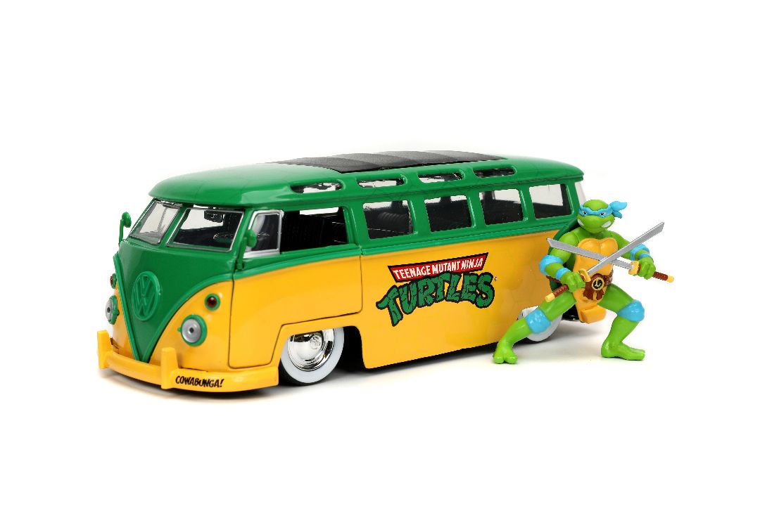 Jada 1/24 "Hollywood Rides" 1962 VW Bus w/Leonardo (TMNT) – image 7