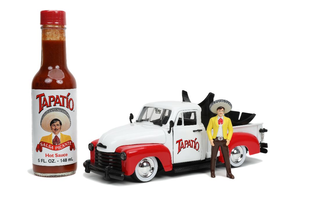 Jada 1/24 "Hollywood Rides" 1953 Chevy Pickup w/Charro Man – image 3