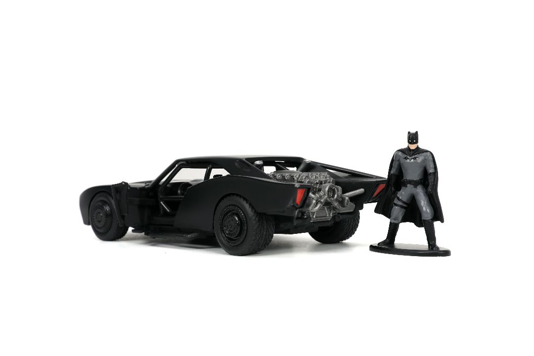 Jada 1/32 "Hollywood Rides" 2022 The Batman Batmobile w/Batman – image 4