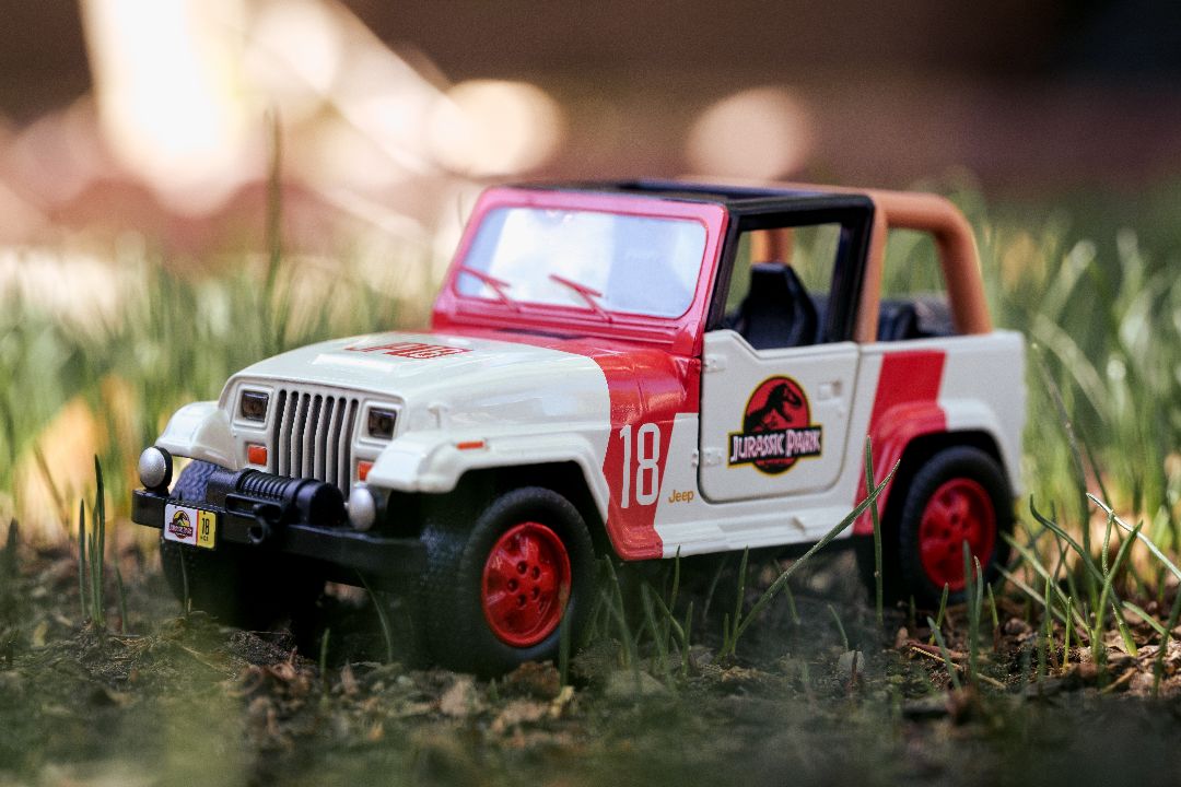 Jada 1/32 "Hollywood Rides" Jurassic World - Jeep Wrangler – image 12