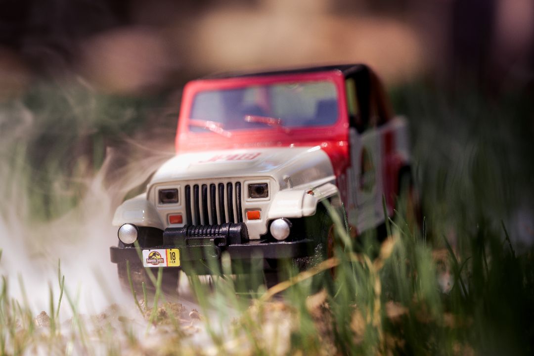 Jada 1/32 "Hollywood Rides" Jurassic World - Jeep Wrangler – image 13