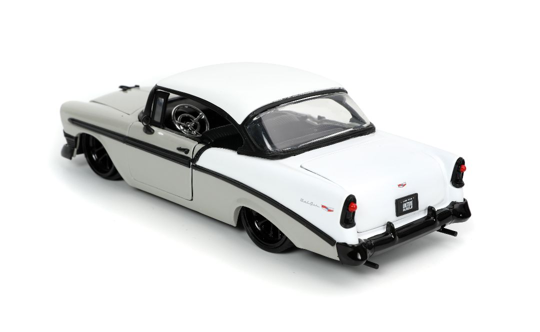 Jada 1/24 "BIGTIME Muscle" 1956 Chevy Bel Air - Grey/White thumbnail 2