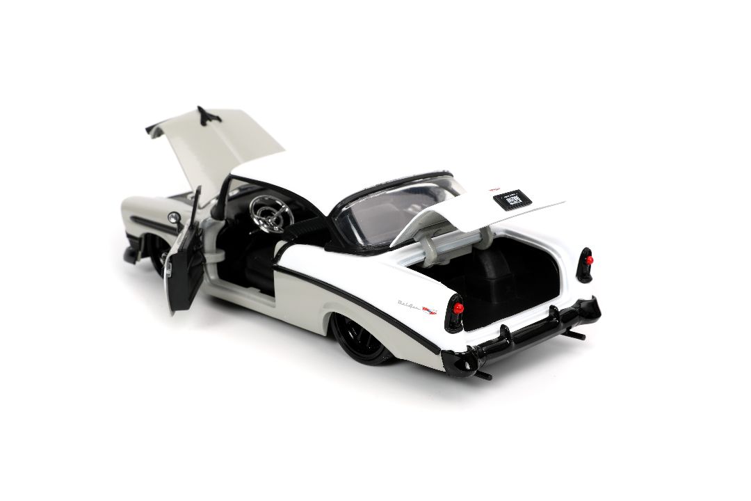Jada 1/24 "BIGTIME Muscle" 1956 Chevy Bel Air - Grey/White thumbnail 9