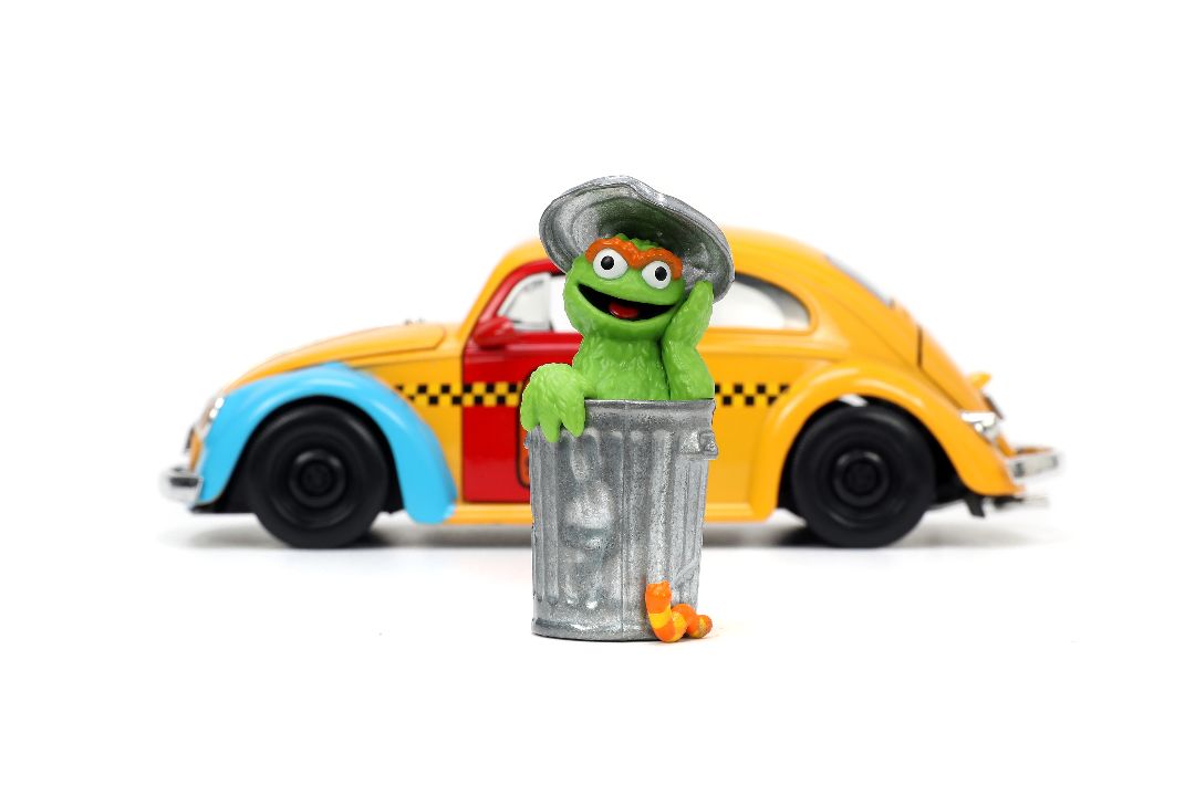 Jada 1/24 "Hollywood Rides" Sesame Street 1959 VW Beetle – image 3