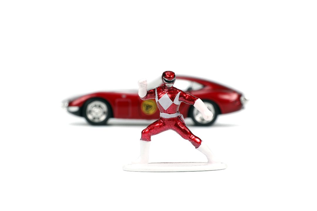 Jada 1/32 1967 Toyota 2000GT with Red Ranger thumbnail 2