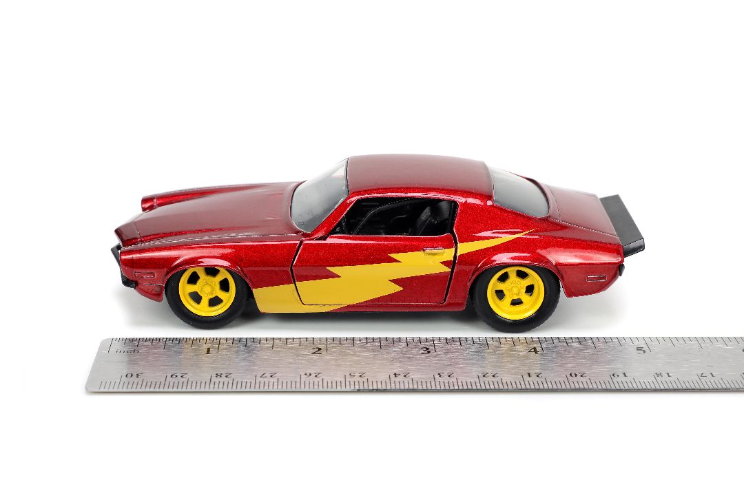 Jada 1/32 "Hollywood Rides" 1973 Chevy Camaro with Flash – image 6