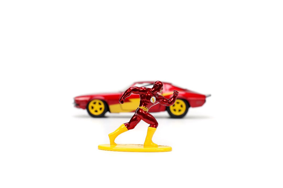 Jada 1/32 "Hollywood Rides" 1973 Chevy Camaro with Flash – image 9