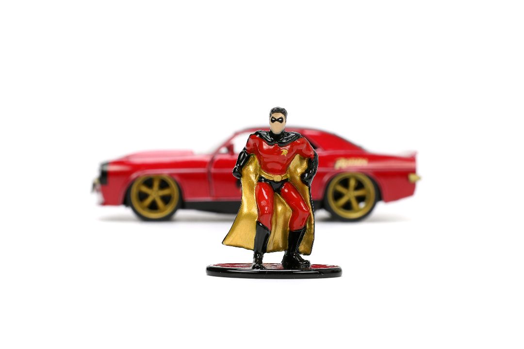 Jada 1/32 "Hollywood Rides" DC Comics 1969 Chevy Camaro w/Robin – image 3
