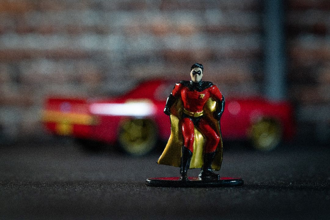 Jada 1/32 "Hollywood Rides" DC Comics 1969 Chevy Camaro w/Robin – image 20