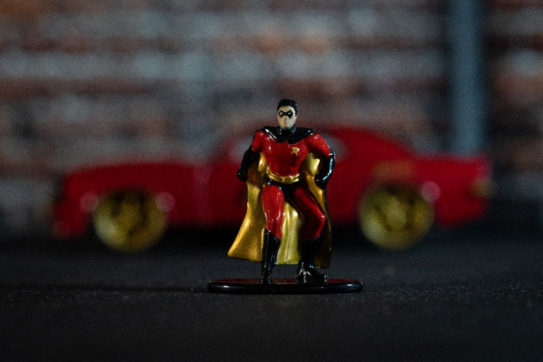 Jada 1/32 "Hollywood Rides" DC Comics 1969 Chevy Camaro w/Robin – image 24