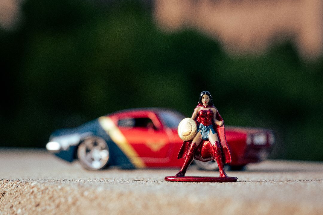 Jada 1/32 1972 Pontiac Firebird with Wonder Woman – image 8