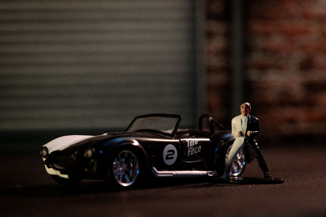 Jada 1/32 "Hollywood Rides" DC Comics 1965 Shelby Cobra Two Face – image 18