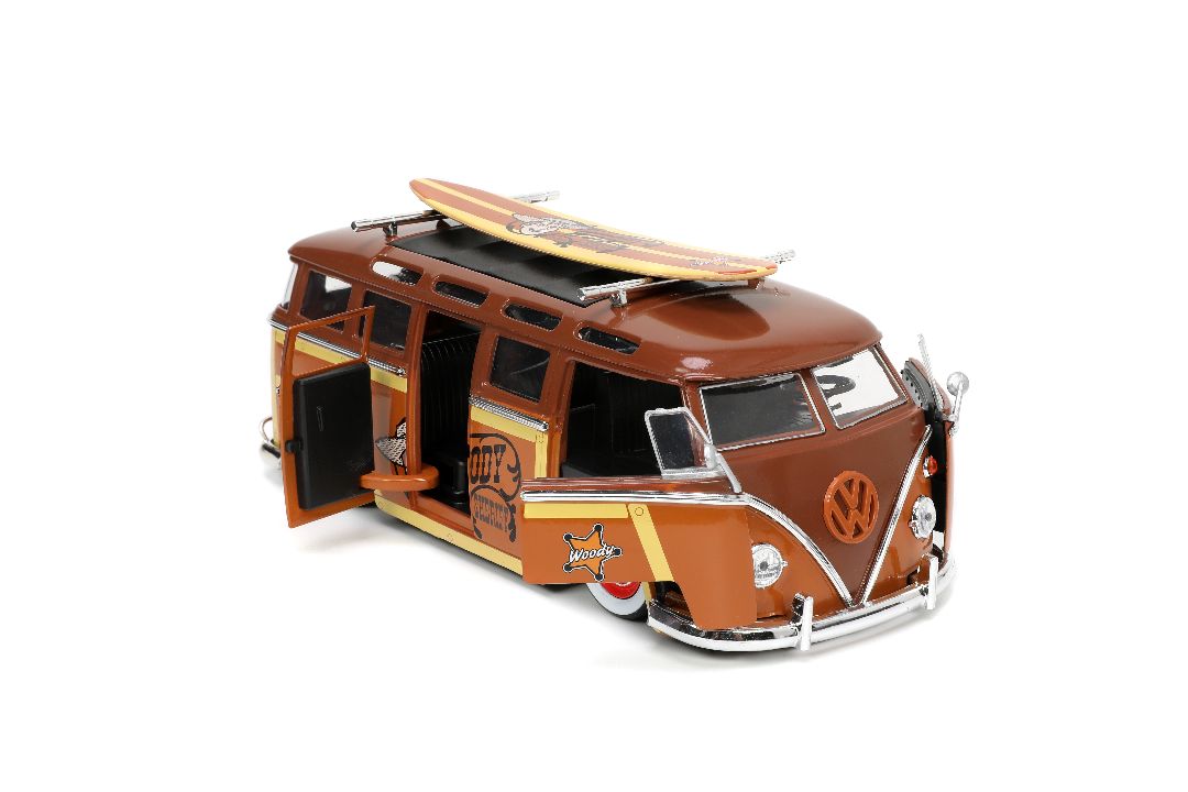 Jada 1/24 "Hollywood Rides" Disney 1962 VW Bus with Woody – image 14
