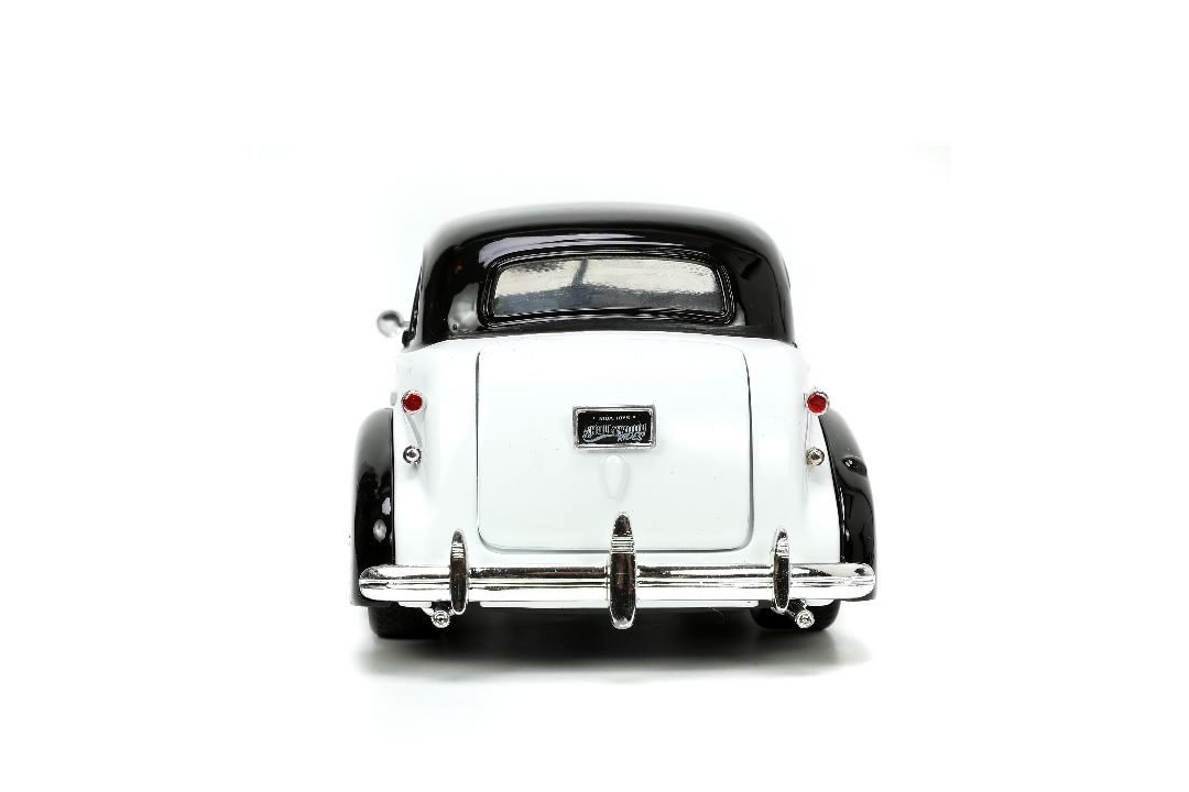 Jada 1/24 "Hollywood Rides" 1939 Chevy Master Deluxe Mr Monopoly – image 8