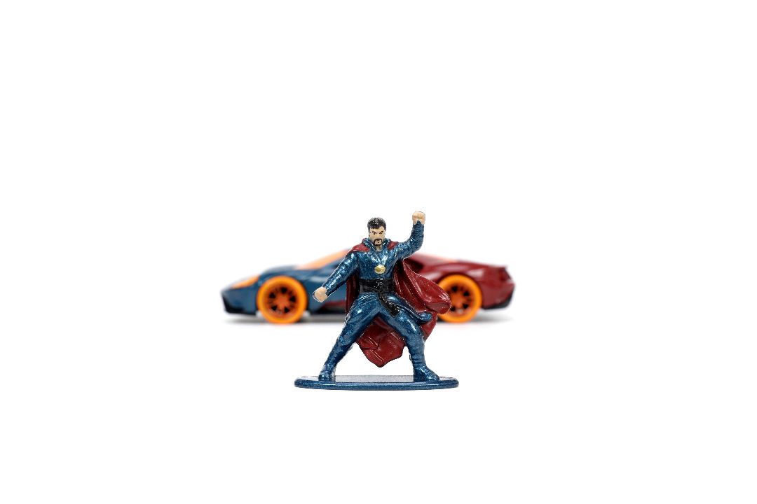 Jada 1/32 2017 Ford GT with Dr. Strange – image 4