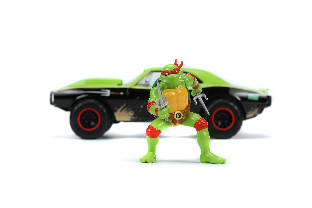 Jada 1/24 "Hollywood Rides" TMNT 1967 Chevy Camaro with Raphael – image 4