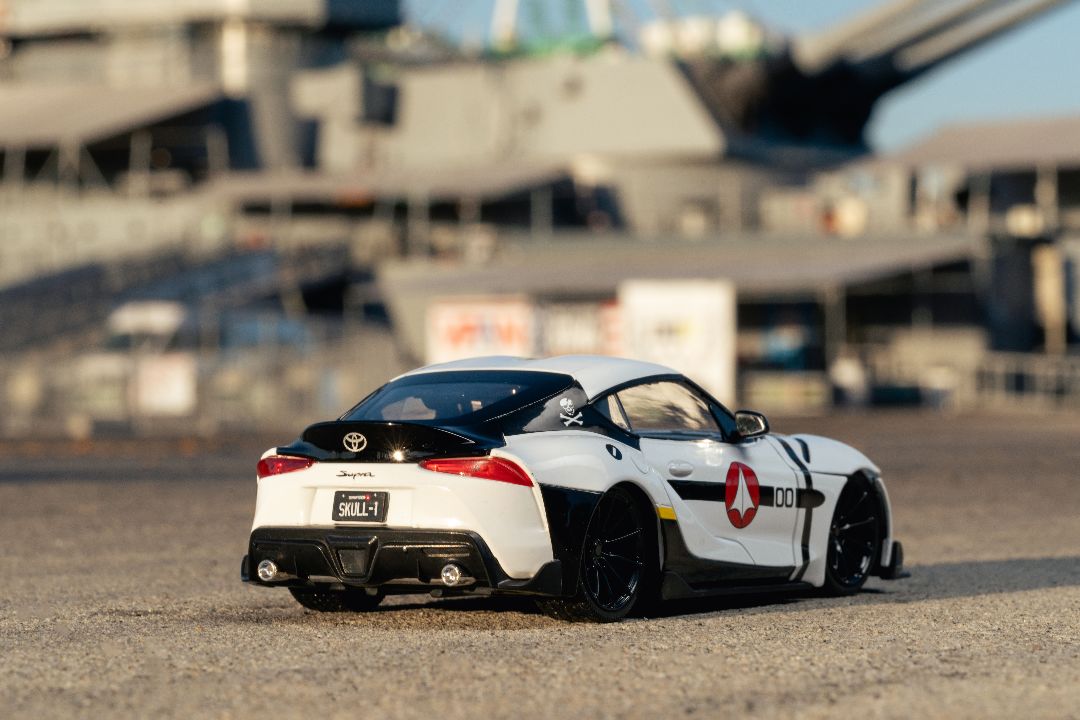 Jada 1/24 "Hollywood Rides" Robotech 2020 Supra with Roy Fokker – image 25