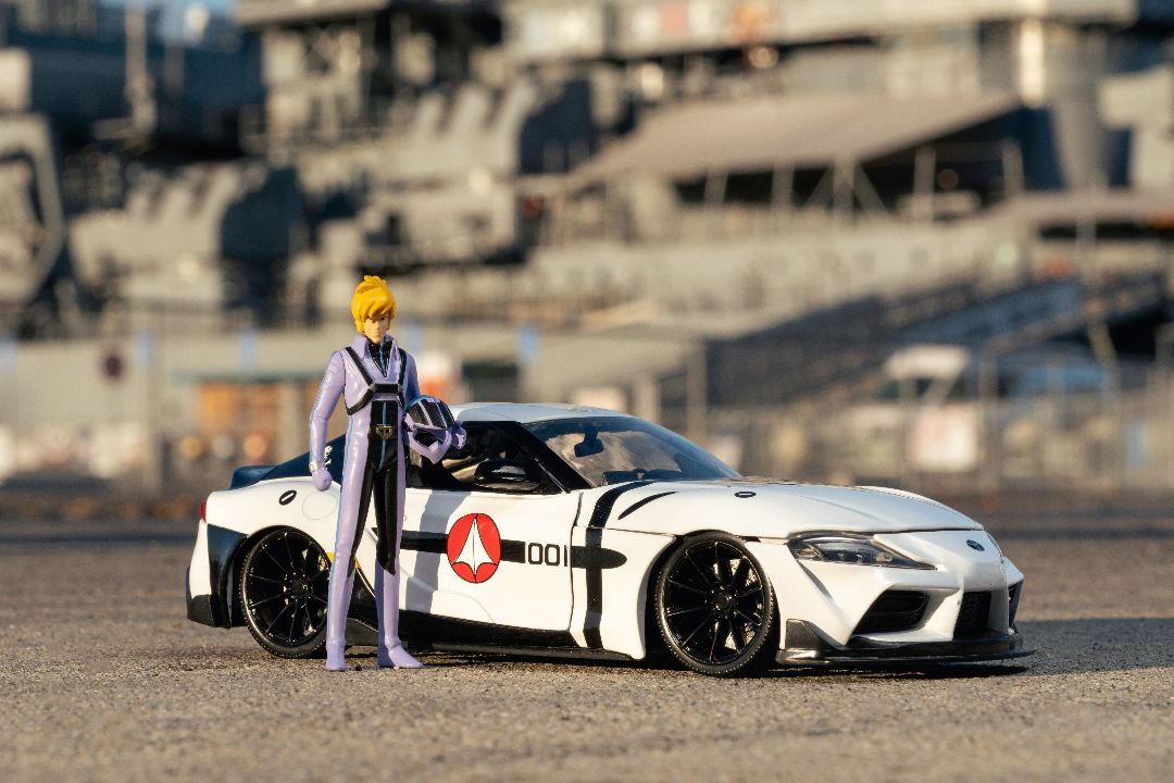 Jada 1/24 "Hollywood Rides" Robotech 2020 Supra with Roy Fokker – image 26